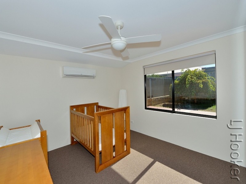 4 Waxflower Vista, Halls Head WA 6210