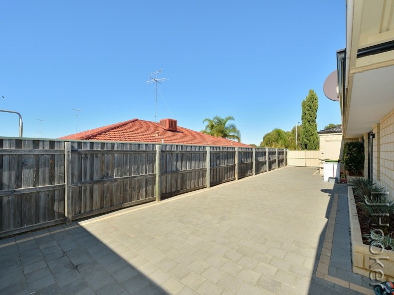 4 Waxflower Vista, Halls Head WA 6210