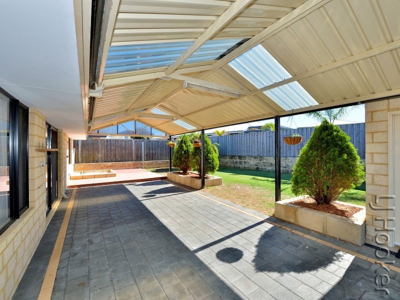 4 Waxflower Vista, Halls Head WA 6210