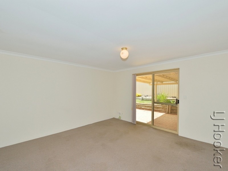 1/6 Dory Close, Halls Head WA 6210