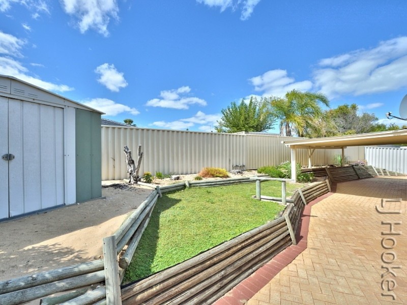 1/6 Dory Close, Halls Head WA 6210