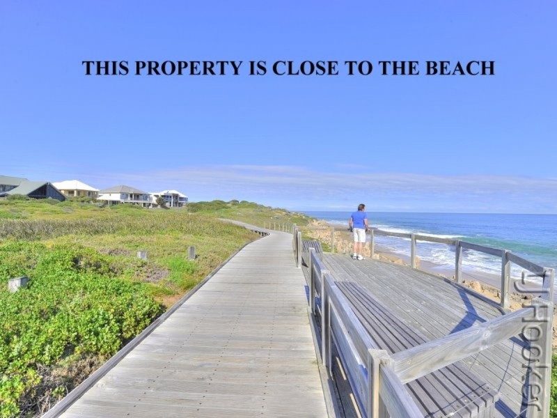 1/6 Dory Close, Halls Head WA 6210