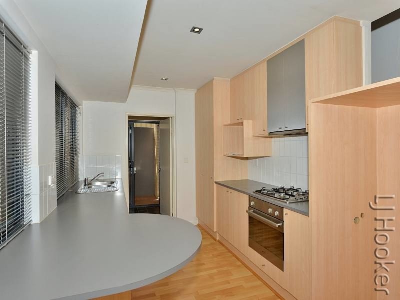 32/1 Mariners Cove Drive, Dudley Park WA 6210