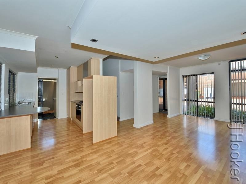 32/1 Mariners Cove Drive, Dudley Park WA 6210