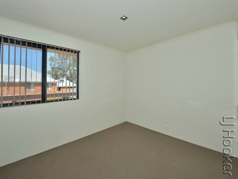 32/1 Mariners Cove Drive, Dudley Park WA 6210