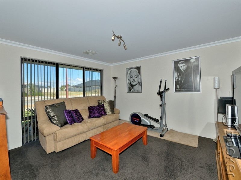 23 Newbridge Street, Meadow Springs WA 6210