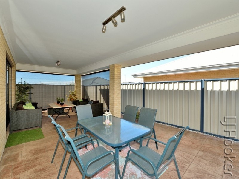 23 Newbridge Street, Meadow Springs WA 6210