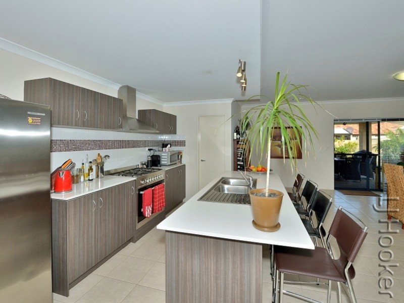 20 Frederick Way, Wannanup WA 6210