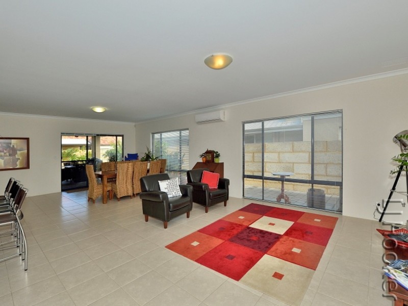 20 Frederick Way, Wannanup WA 6210