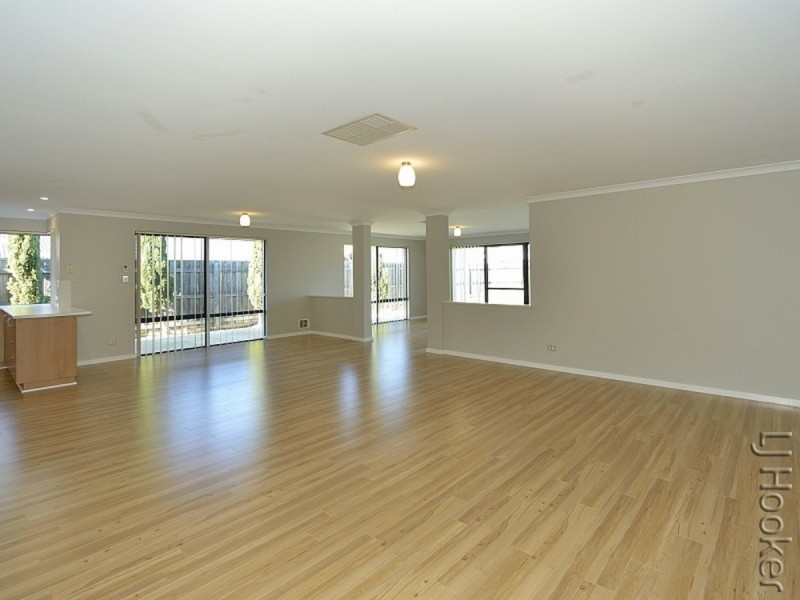 45 Quandong Parkway, Halls Head WA 6210