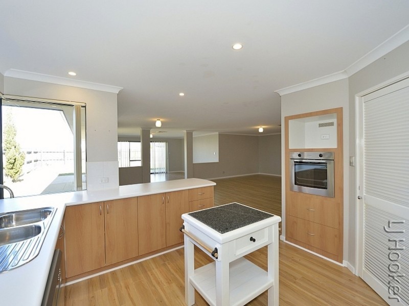 45 Quandong Parkway, Halls Head WA 6210