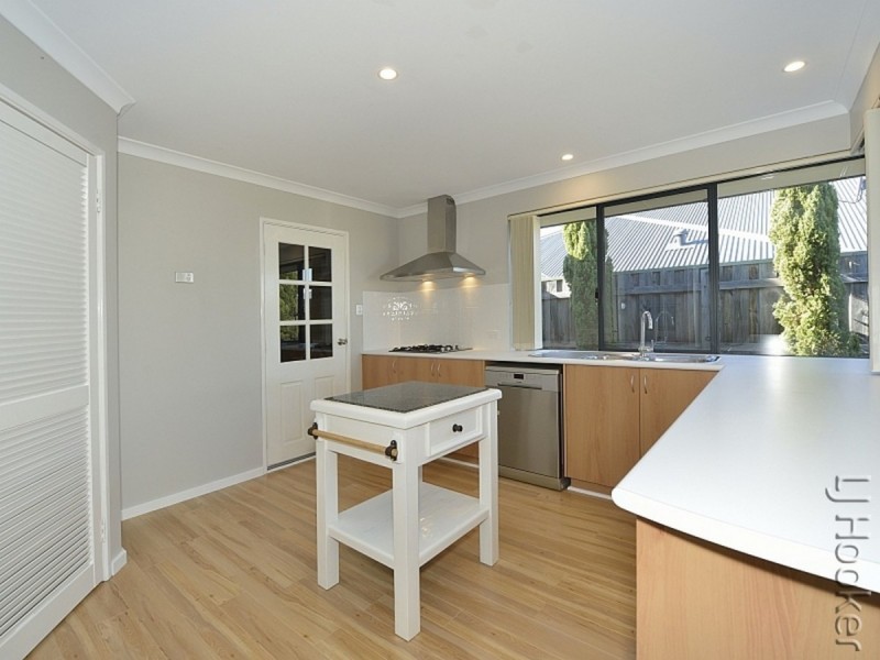 45 Quandong Parkway, Halls Head WA 6210