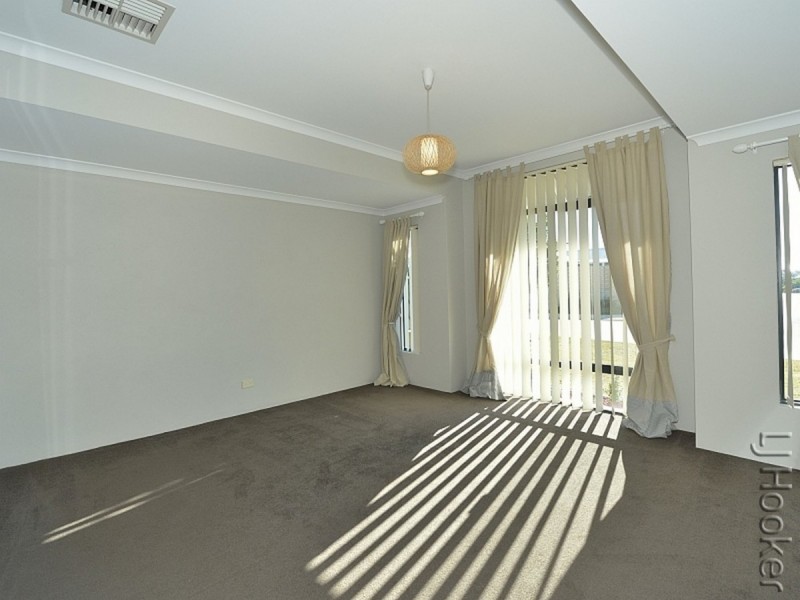 45 Quandong Parkway, Halls Head WA 6210