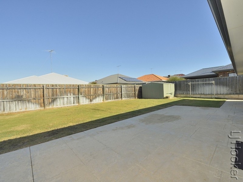 45 Quandong Parkway, Halls Head WA 6210