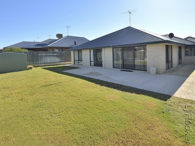 45 Quandong Parkway, Halls Head WA 6210