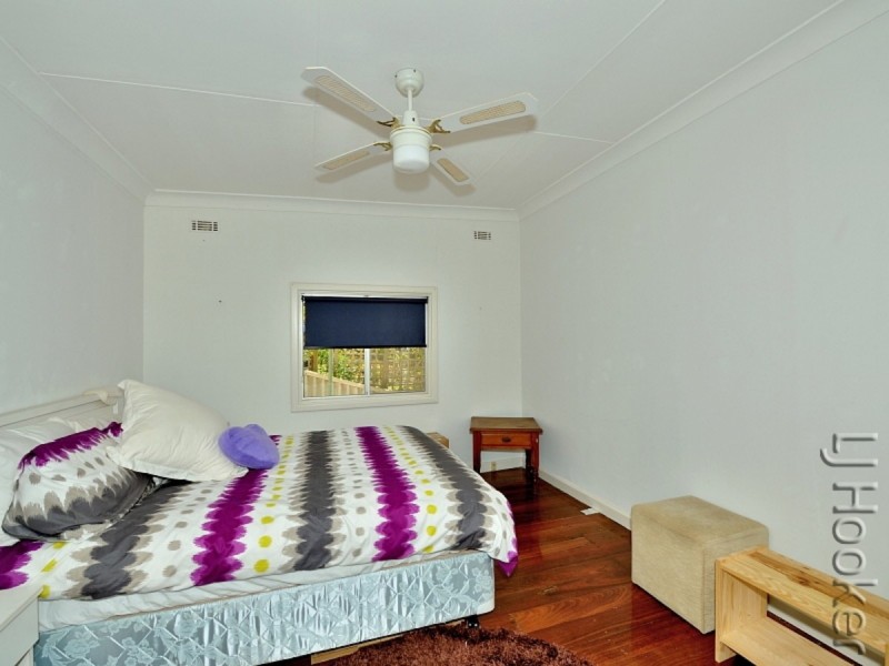 9 Valley Road, Halls Head WA 6210