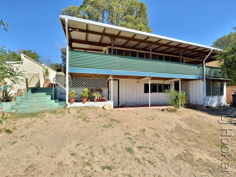 9 Valley Road, Halls Head WA 6210