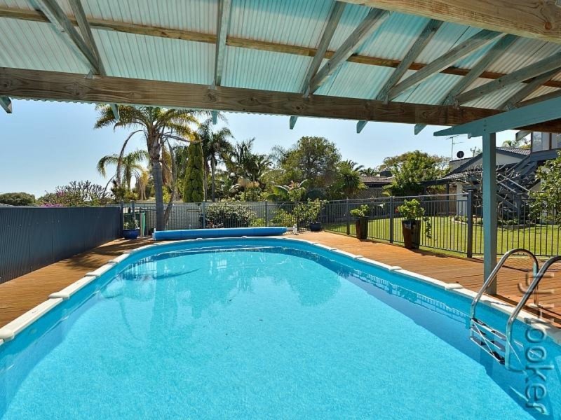 18 Lindley Road, Halls Head WA 6210