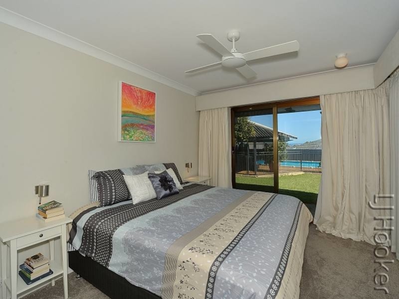 18 Lindley Road, Halls Head WA 6210