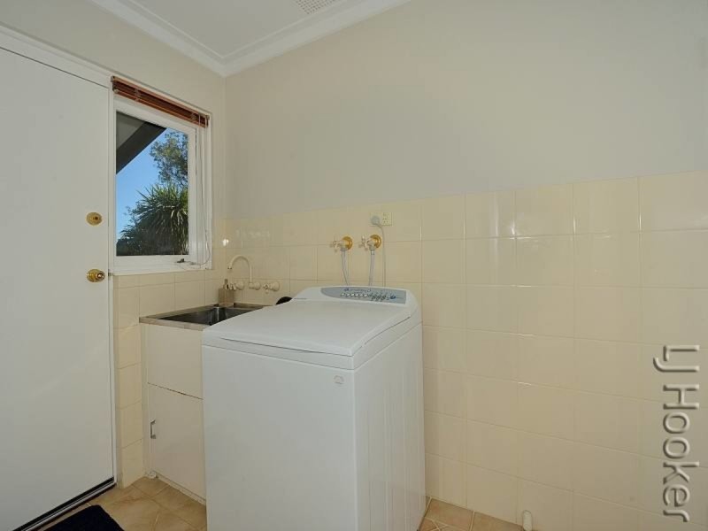 18 Lindley Road, Halls Head WA 6210