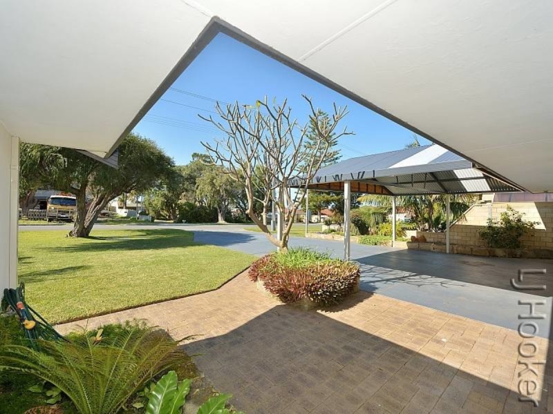 18 Lindley Road, Halls Head WA 6210