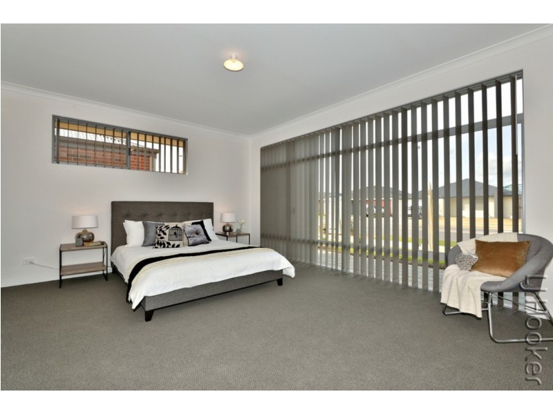 33 Aquamarine Parade, Karnup WA 6176