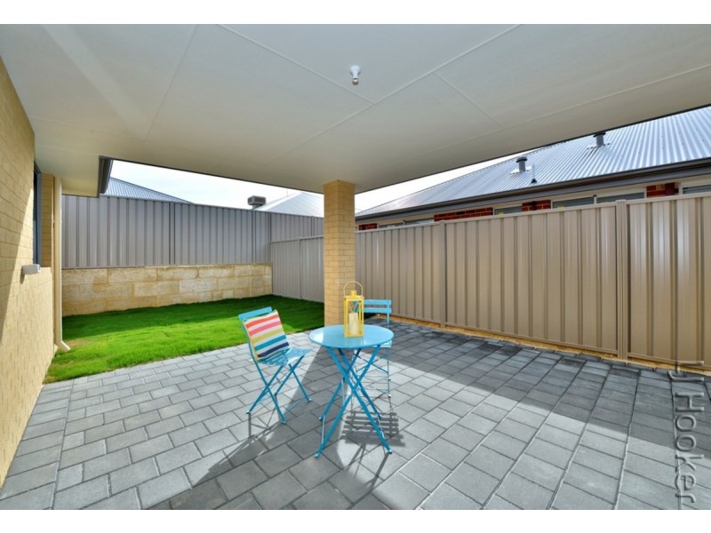 33 Aquamarine Parade, Karnup WA 6176