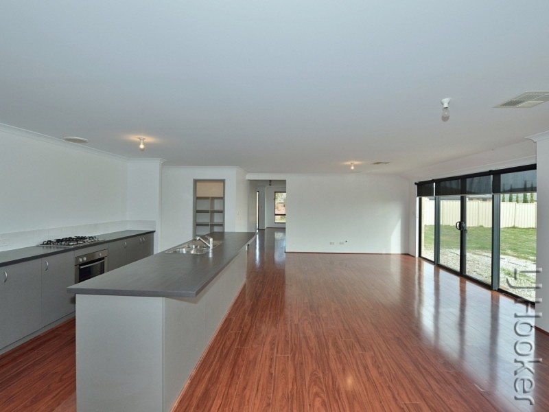 25 Highcliffe Circle, Lakelands WA 6180