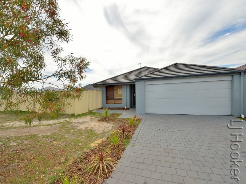 25 Highcliffe Circle, Lakelands WA 6180