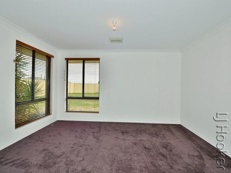 25 Highcliffe Circle, Lakelands WA 6180