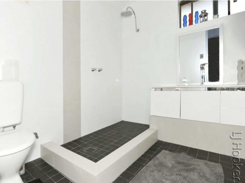 11/35B Halls Head Parade, Halls Head WA 6210