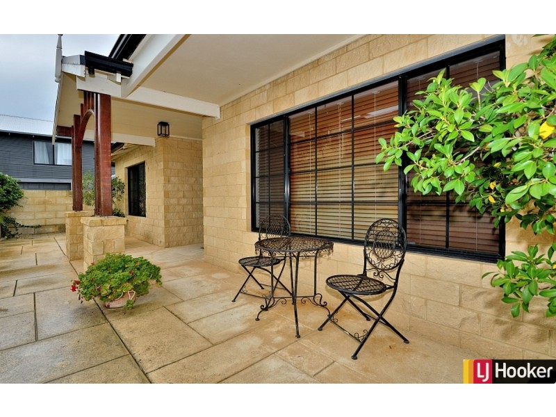 5 Magnetic Square, Halls Head WA 6210