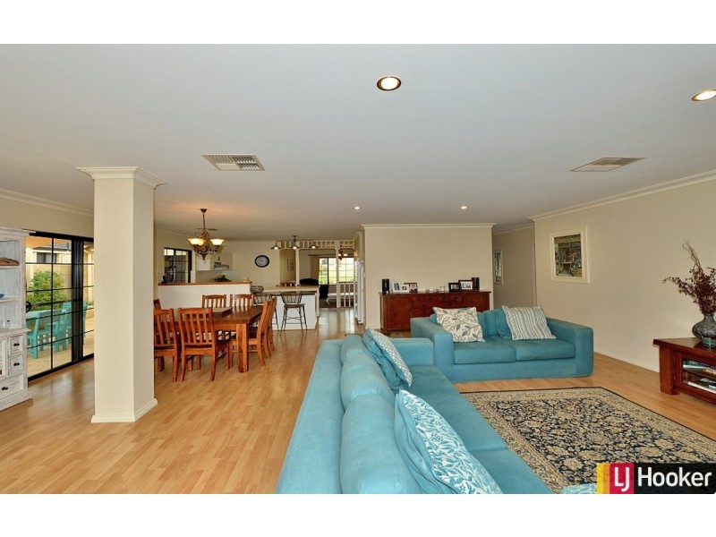 5 Magnetic Square, Halls Head WA 6210