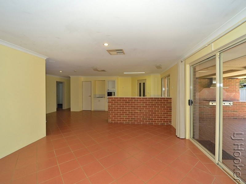77 Coodanup Drive, Dudley Park WA 6210