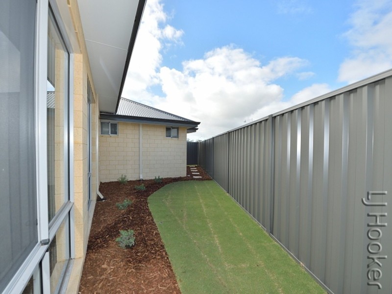 8 Triller Lane, Erskine WA 6210