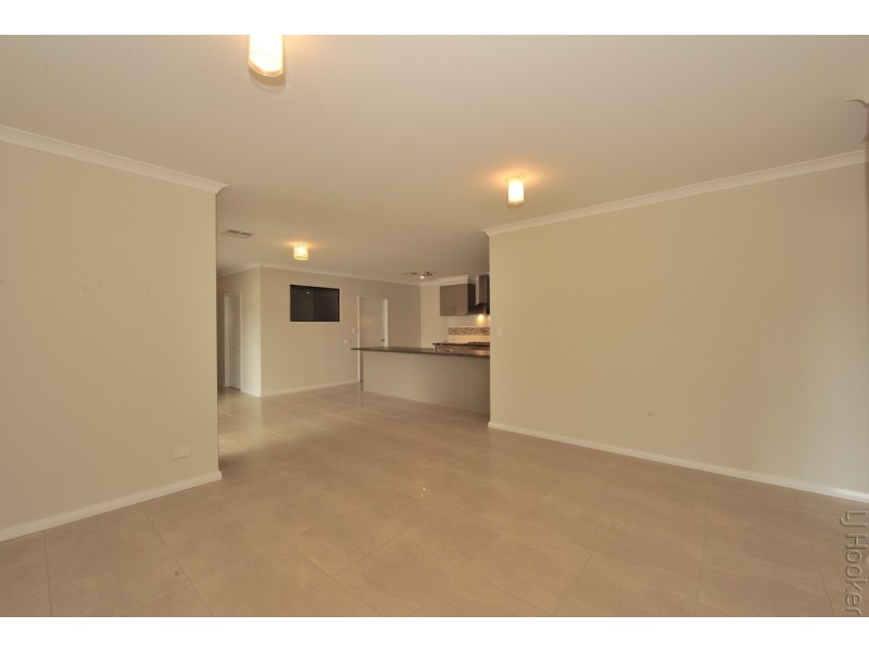 14 Pinegrove Vista, Meadow Springs WA 6210