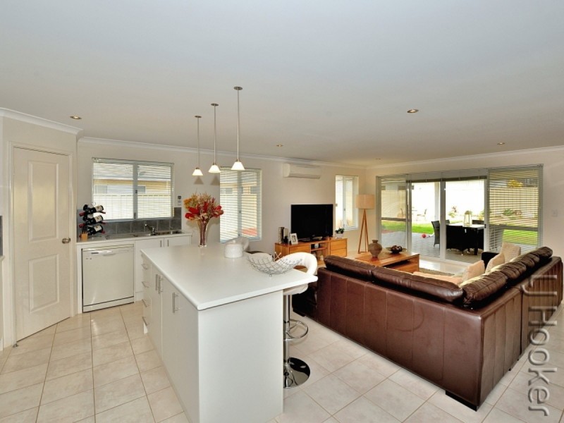 34 Britawast Road, Madora Bay WA 6210