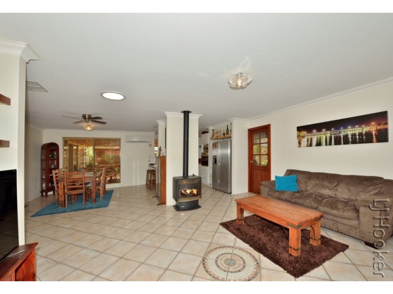 17 Arundel Drive, Halls Head WA 6210