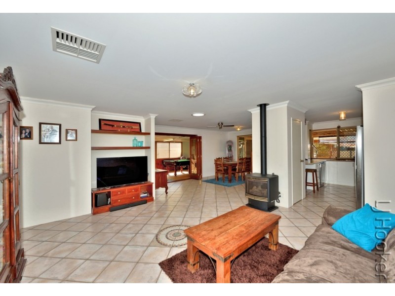 17 Arundel Drive, Halls Head WA 6210