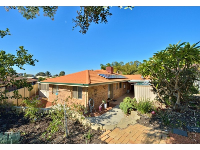 17 Arundel Drive, Halls Head WA 6210