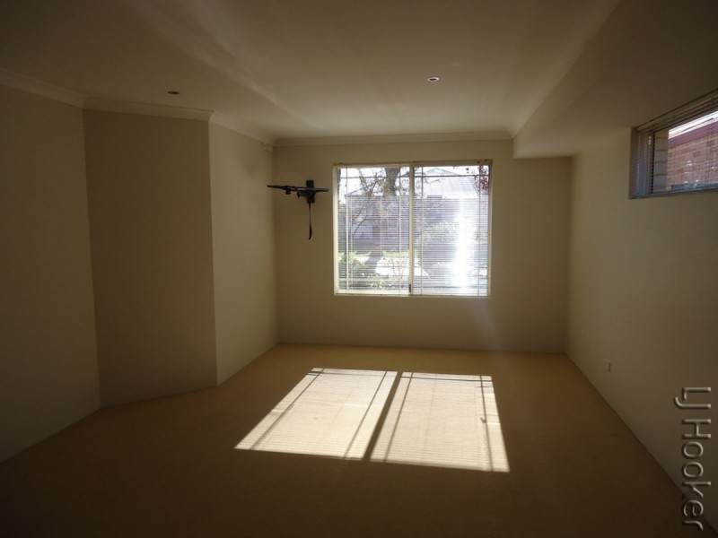 78 Chatsworth Drive, Erskine WA 6210