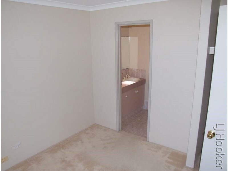 196 Mclarty Road, Halls Head WA 6210