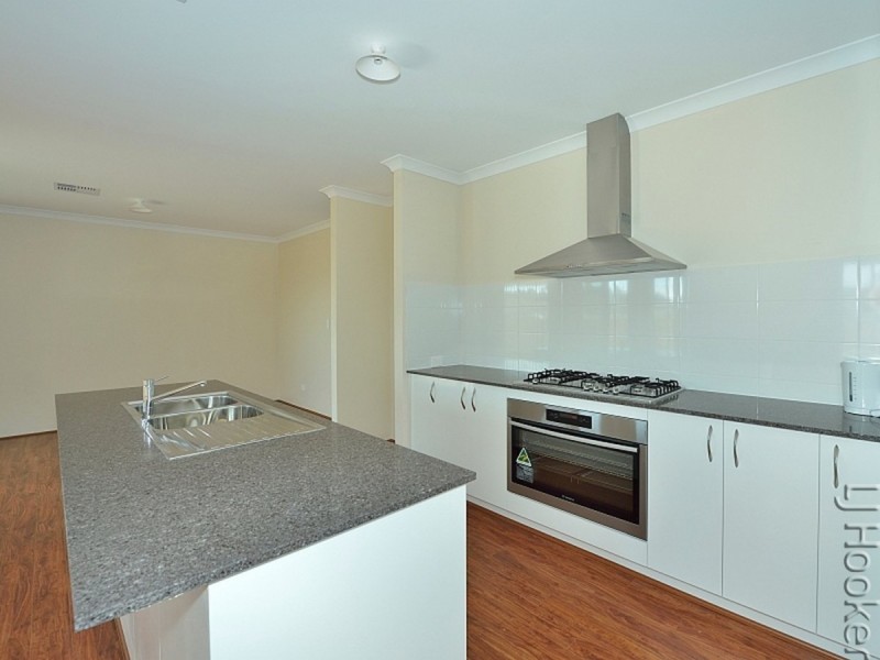 16 Azelia Approach, Madora Bay WA 6210