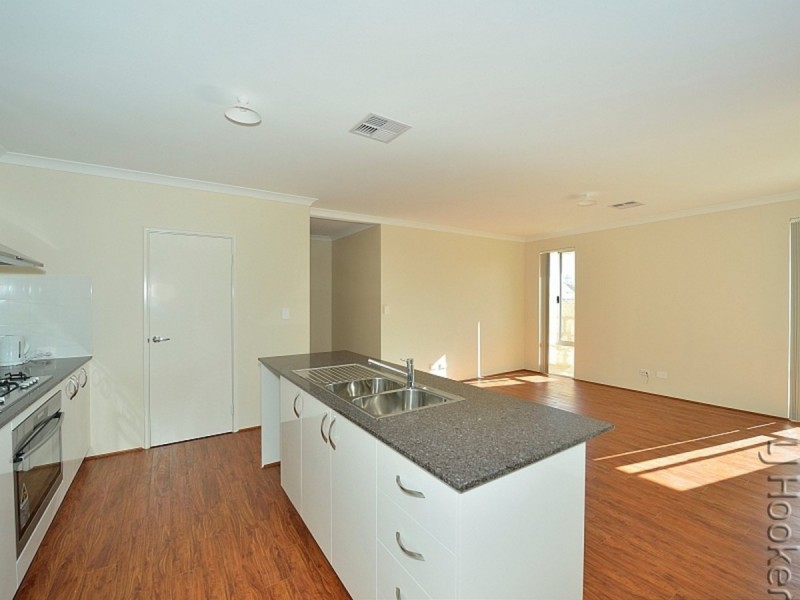 16 Azelia Approach, Madora Bay WA 6210