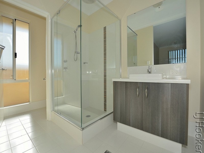16 Azelia Approach, Madora Bay WA 6210