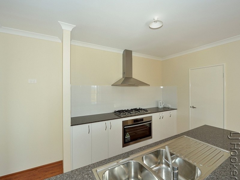 16 Azelia Approach, Madora Bay WA 6210