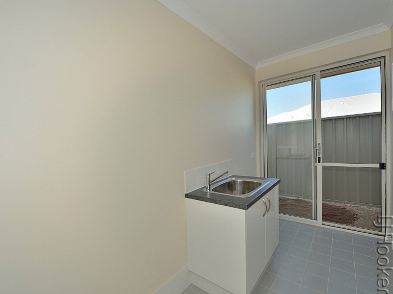 16 Azelia Approach, Madora Bay WA 6210