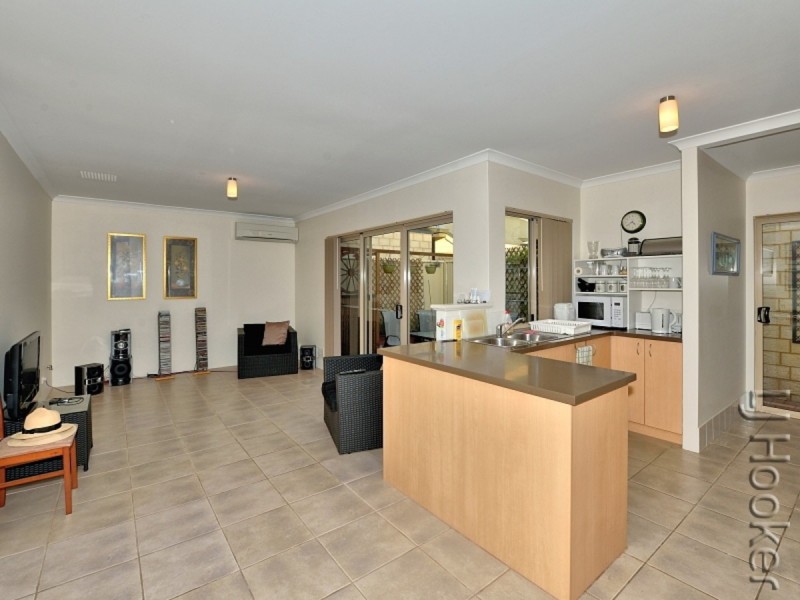 2/47 Hackett Street, Mandurah WA 6210