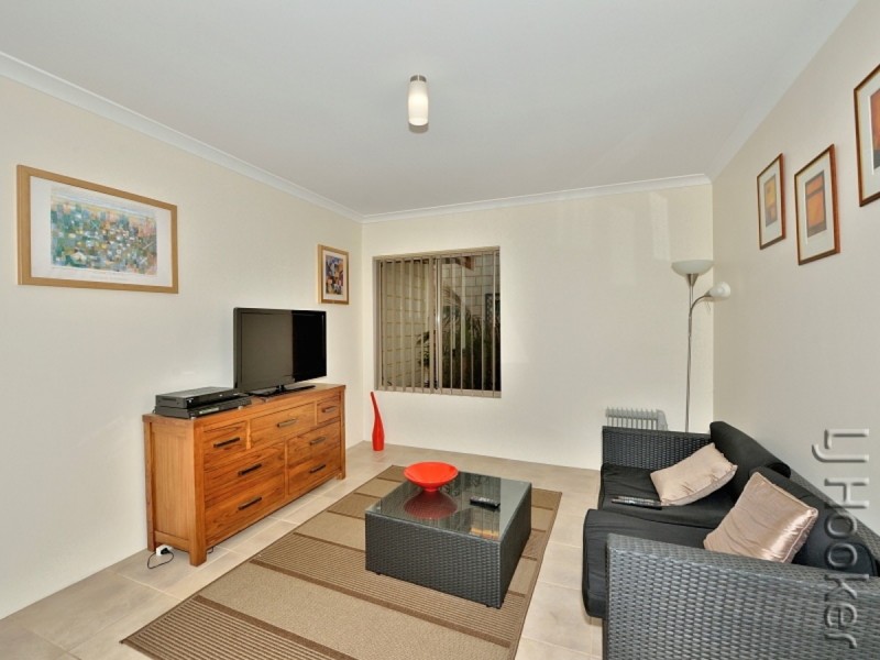 2/47 Hackett Street, Mandurah WA 6210