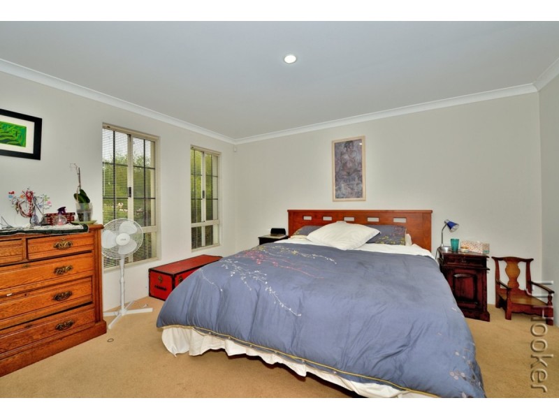 15 Hudson Drive, Dudley Park WA 6210